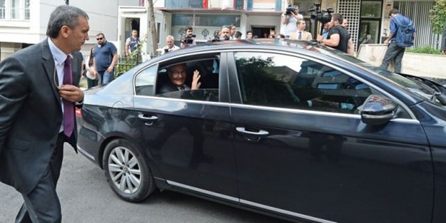 Baykal istemedi, polis evine kadar eşlik etti