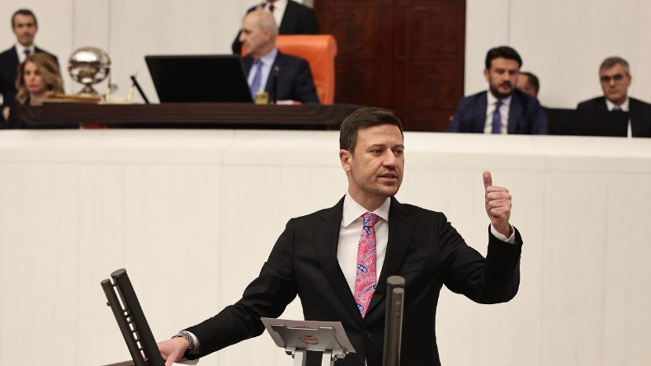 Baykoç'tan CHP'ye sert çıkış! Biz şehirleri ayağa kaldırıyoruz, onlar adliye koridorlarında...