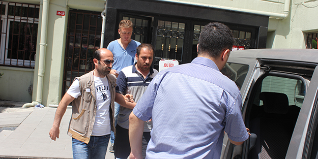 Bayrak düşmanı tutuklandı