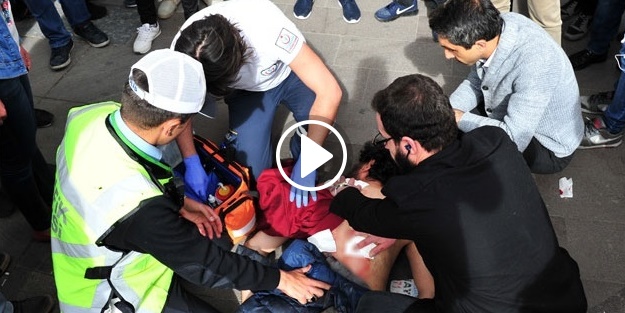 Bayrak satıcıları arasındaki tartışma kanlı bitti!