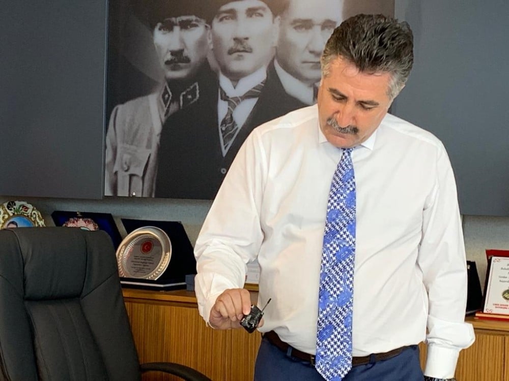 Bayraklı Belediye Başkanı’nın odasında dinleme cihazı bulundu 