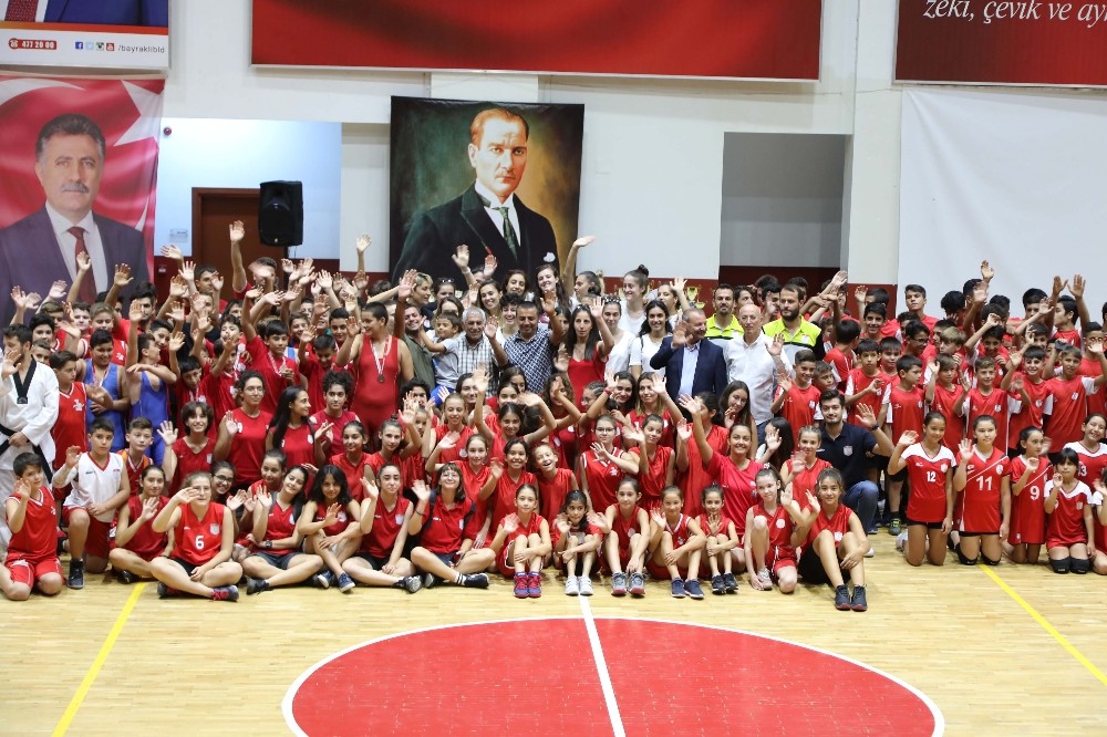Bayraklı Belediyesi Spor Kulübü sezonu açtı 