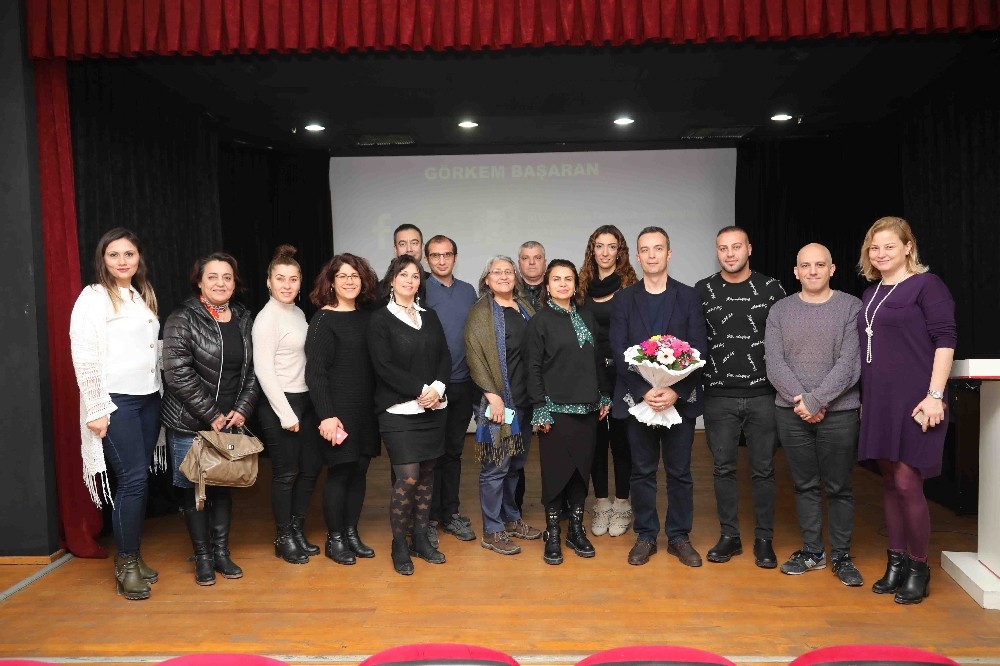 Bayraklı Belediyesinde personele etkili iletişim semineri 