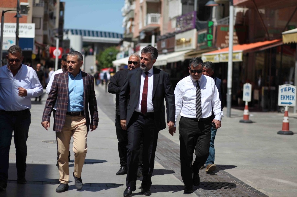 Bayraklı Sevgi Yoluna yağmur suyu kanalı 