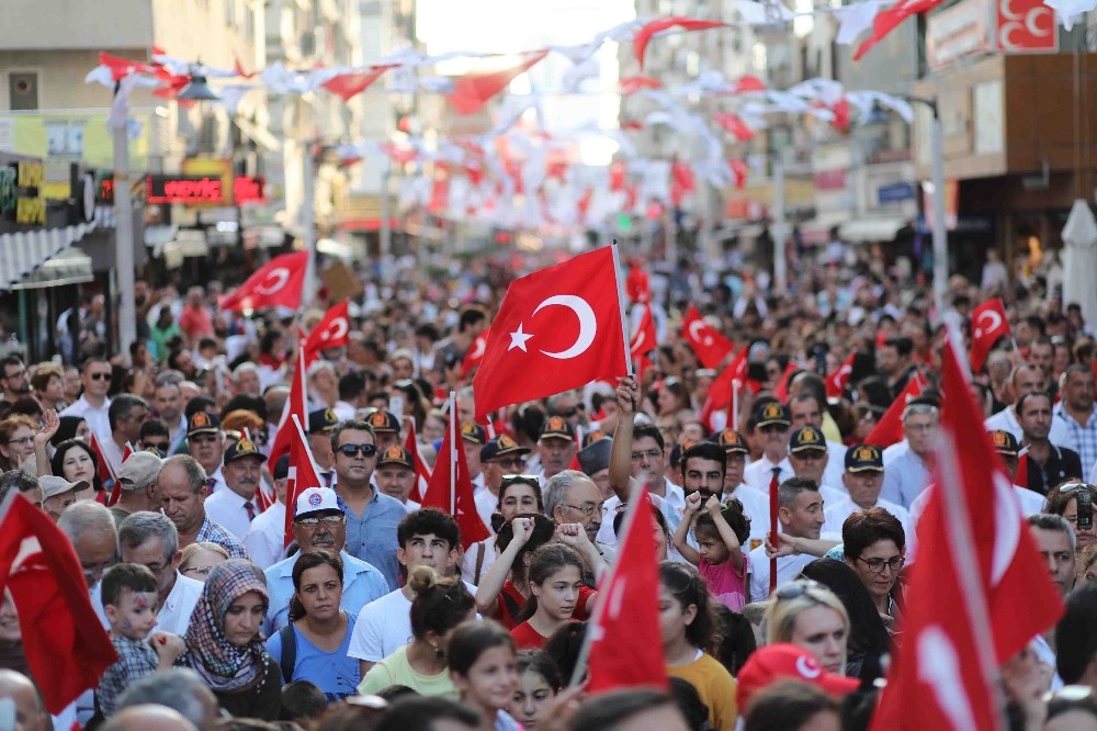 Bayraklı’da 30 Ağustos coşkusu 