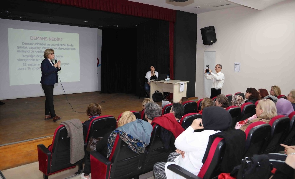 Bayraklı’da Alzheimer semineri 