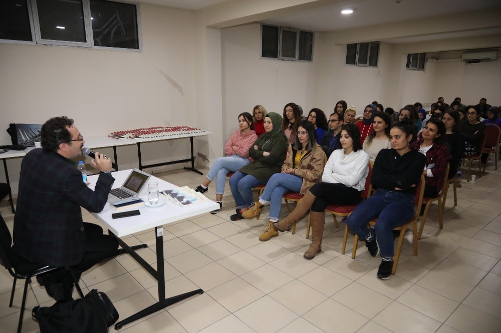 Bayraklı’da gençler yazarlarla buluşuyor 