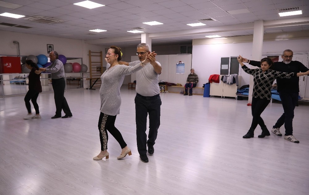 Bayraklı’da Latin rüzgarı 
