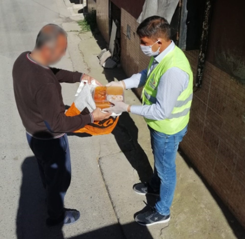 Bayraklı’da Ramazan dayanışması 
