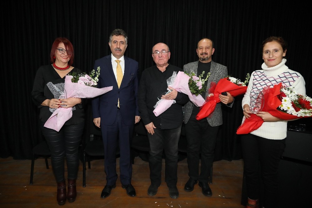 Bayraklı’da şiir dolu gece 