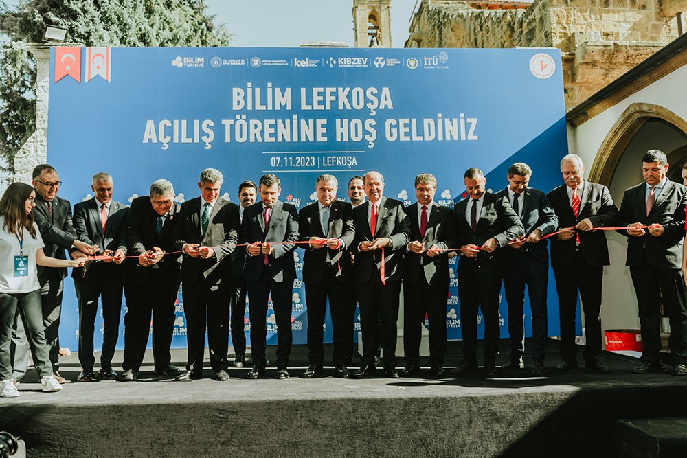 Bayraktar: Gençlerimiz teknoloji ve bilimle dünyayı değiştirebilir!