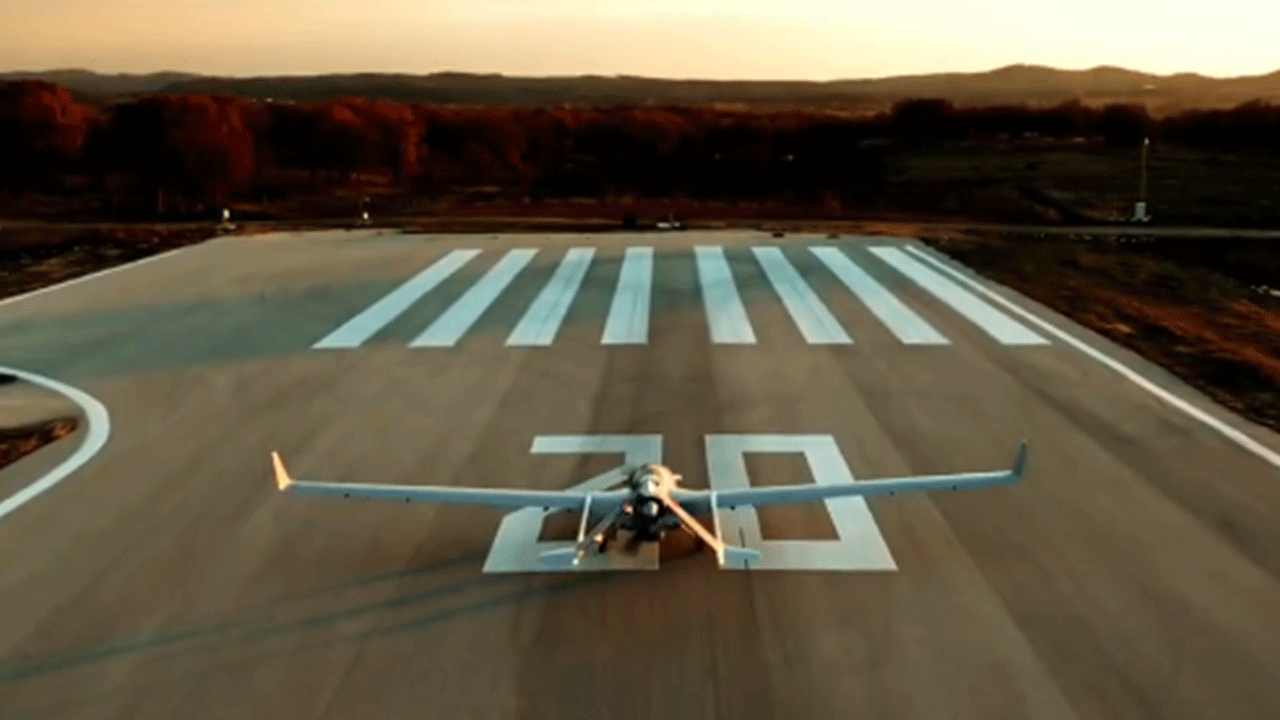 Bayraktar TB2T-AI SİHA gökyüzünde! Turbo motor ve yapay zeka birleşti