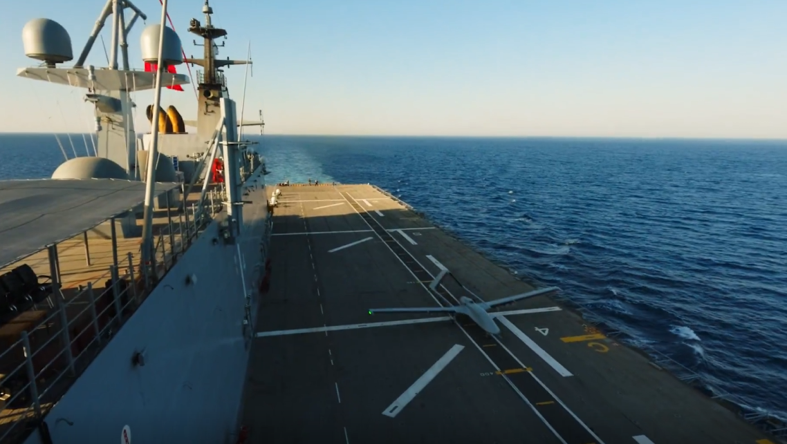 Bayraktar TB3 adım adım geliyor! TCG Anadolu’dan tarihi test uçuşu