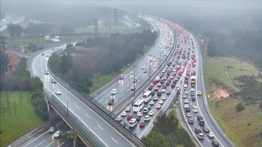 Bayram bitti, dönüşler devem ediyor! İşte Türkiye genelinde yol durumu