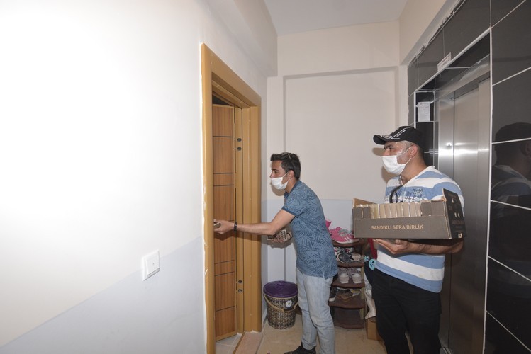 Bayram hediyesi Başkan Çöl’den 