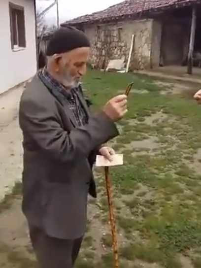 Bayram ikramiyesini ’Milli Dayanışma Kampanyası’na bağışladı 