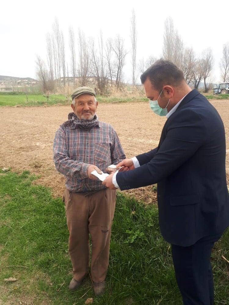 Bayram ikramiyesini tarlasında aldı 