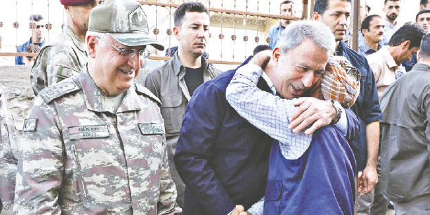 Bayram namazını Mehmetçikle kıldılar!