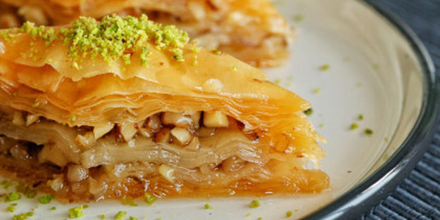 Bayram öncesi hazırlık yapın! Cevizli baklava tarifi