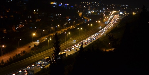 Bayram trafiği İstanbul'un dışına taştı!