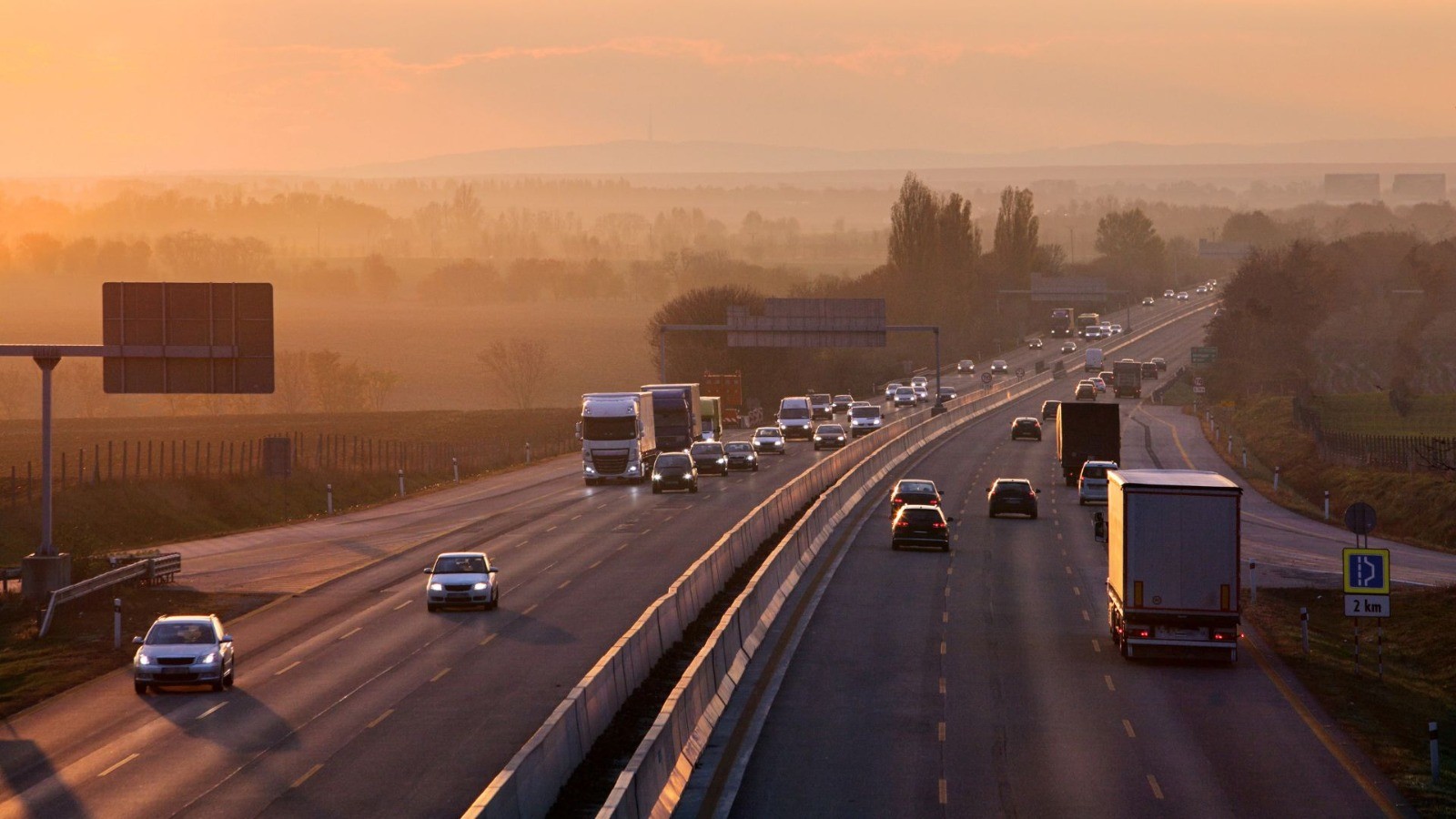 Bayram yolculuğunda otoyol hipnozu uyarısı
