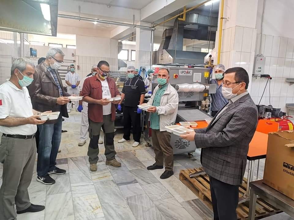 Bayramda çalışan aşçılara teşekkür ziyareti 