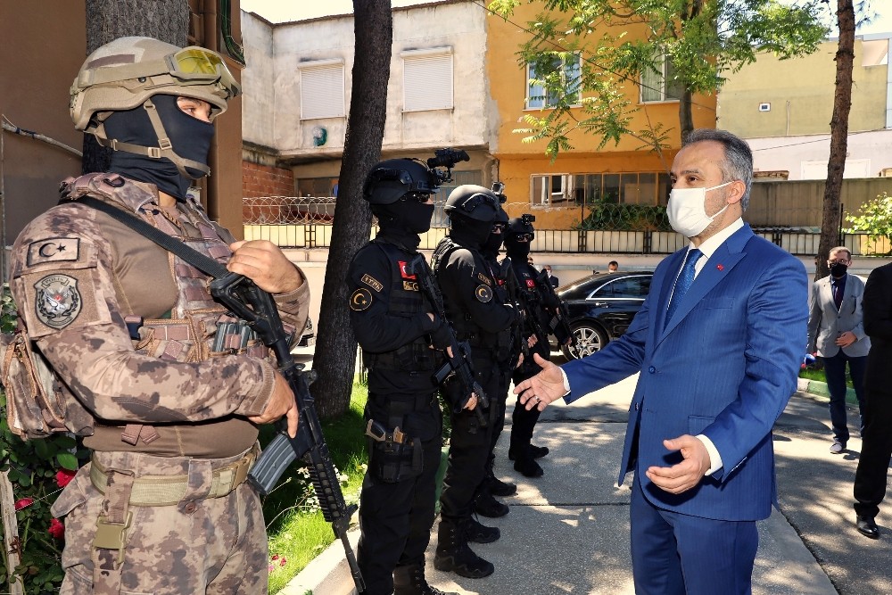 Bayramda çalışanlar unutulmadı 