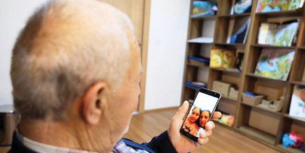 Bayramda evde kaldık kutlamayı online yaptık