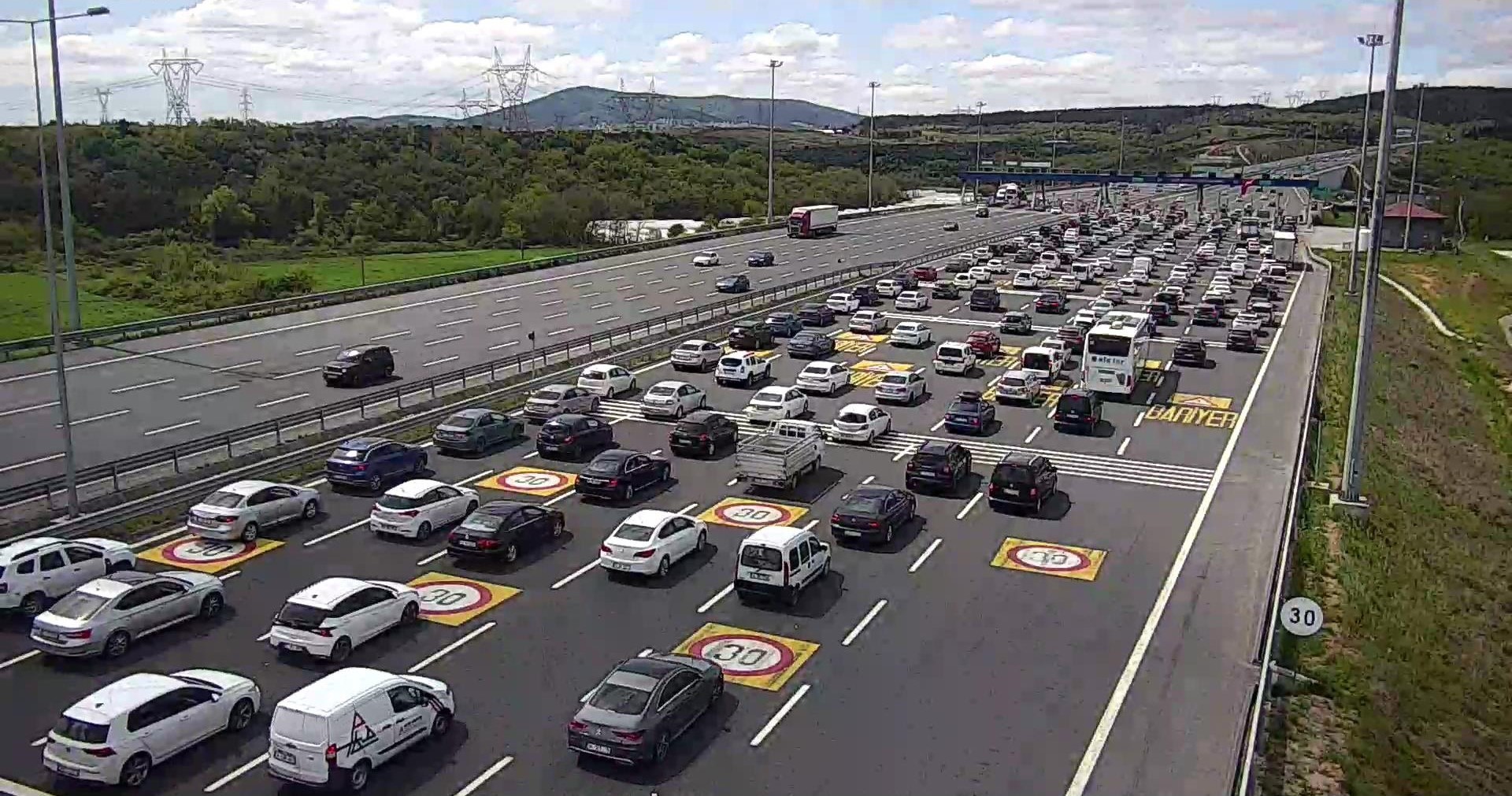 Bayramda geçiş sayısı toplam 1 milyon 750 bine ulaştı