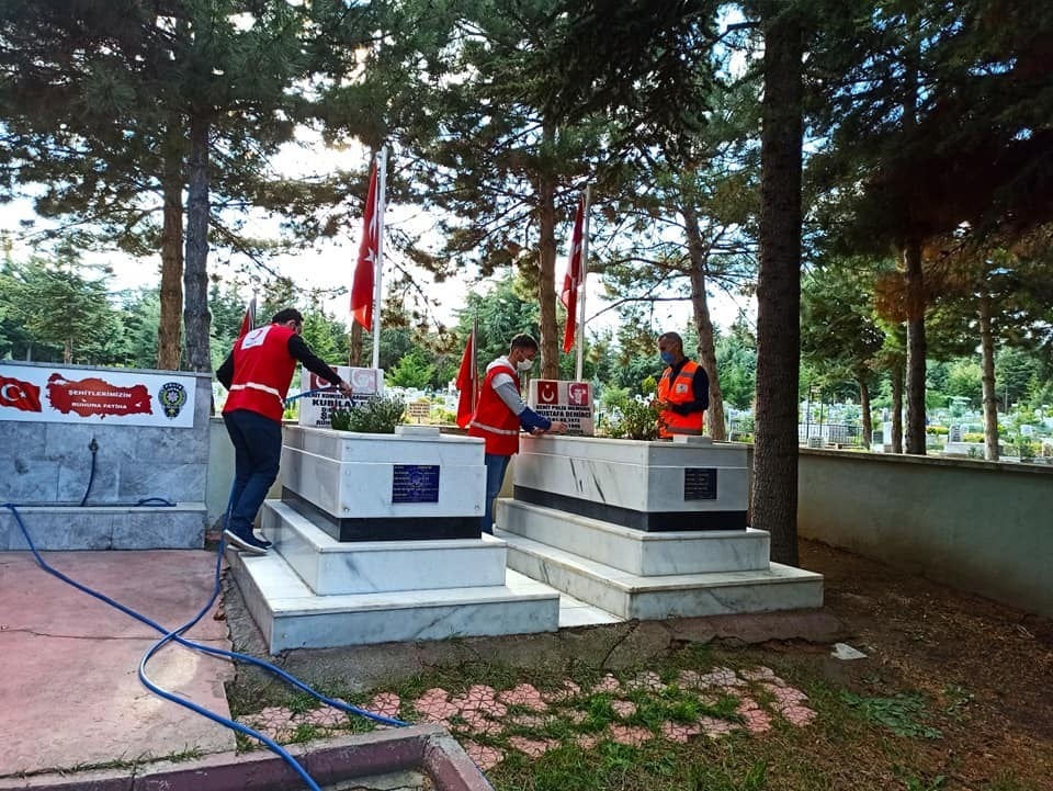 Bayramda kapıları Kızılay çaldı 