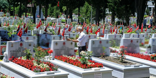 Bayramda şehitliklere izin var mı? Şehit yakınları arefe ve bayramda şehitliklere gidecek mi?