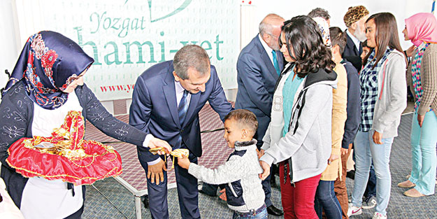 Bayramda yetimler unutulmadı