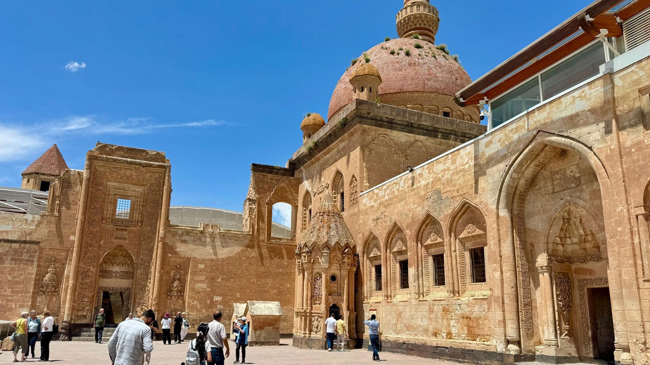 Bayramda zaman yolculuğu! 10 bin kişi akın etti