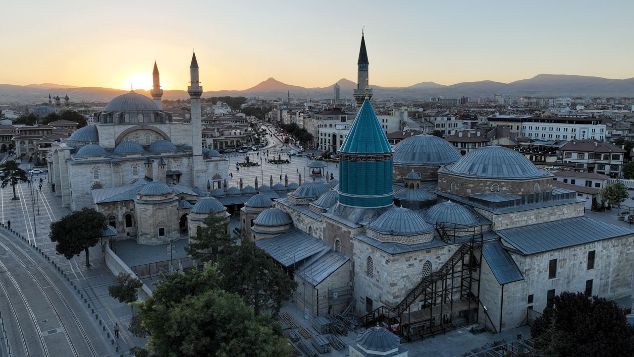 Bayramda ziyaretçi akını: Mevlana Müzesi rekor kırdı!