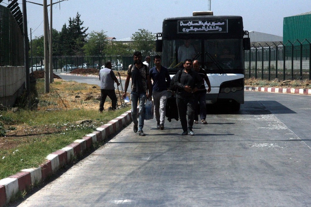 Bayramı ülkelerinde geçiren Suriyelilerin dönüşü başladı 