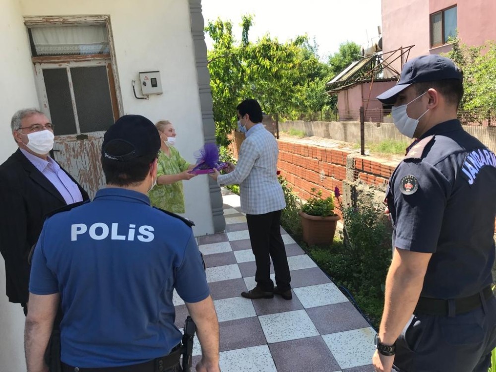 Bayramın ilk günü cadde ve sokaklar 65 yaş üstü vatandaşlara kaldı 