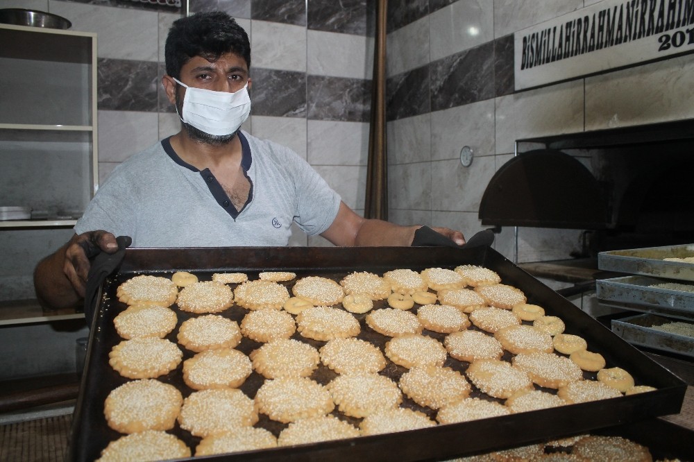 Bayramlık kömbe telaşı başladı 