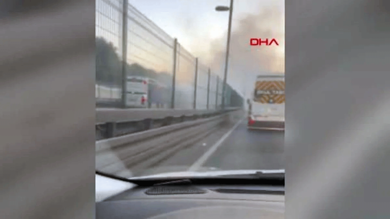 Bayrampaşa’da metrobüs yangını! CHP’li İBB’nin bakımsız araçları yine yolda kaldı