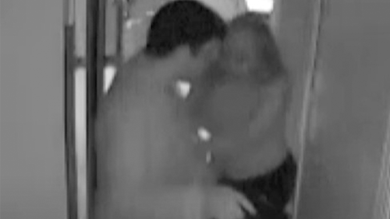 Bayrampaşa'da sosyal medyada tanıştığı kadınları gasp eden şahıs kamerada!