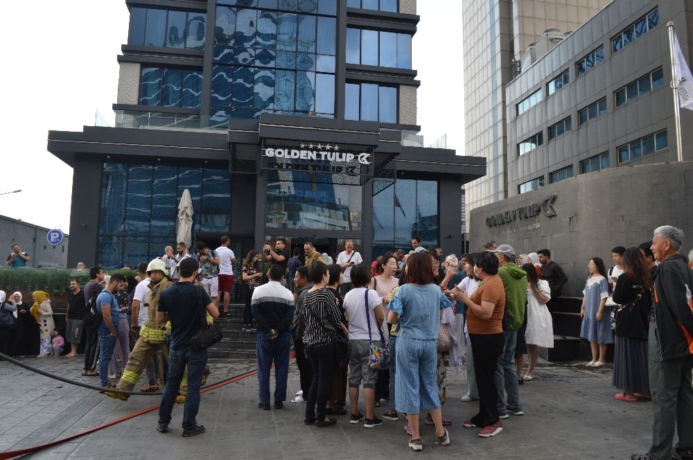 Bayrampaşa’daki bir otelde çıkan yangın paniğe sebep oldu 