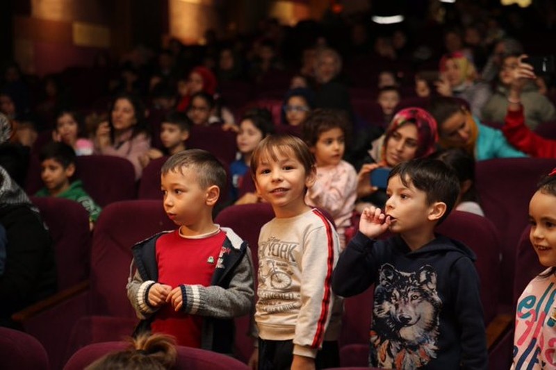 Bayrampaşalı minikler doyasıya eğlendi 