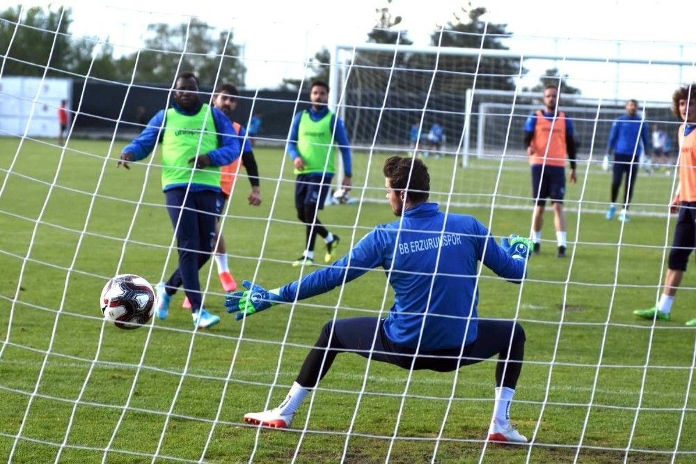 B.B. Erzurumspor hazırlıklarını sürdürüyor 