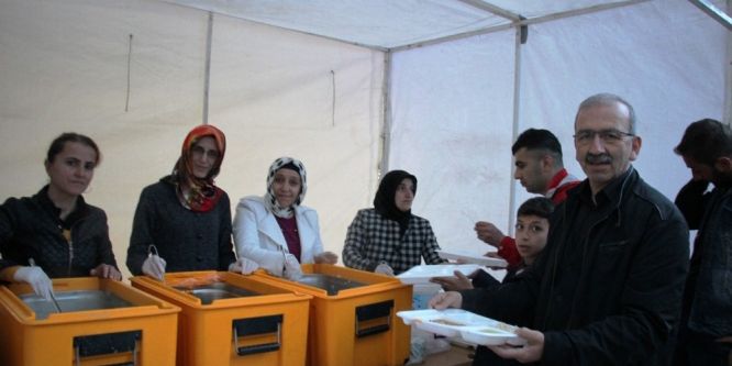 Artvin ilk iftarını birlikte yaptı