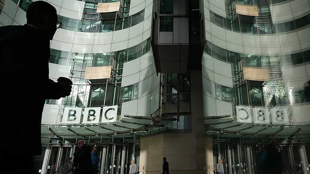 BBC’de kemer sıkma dönemi! İki televizyon kanalı ve bir radyo kapanıyor