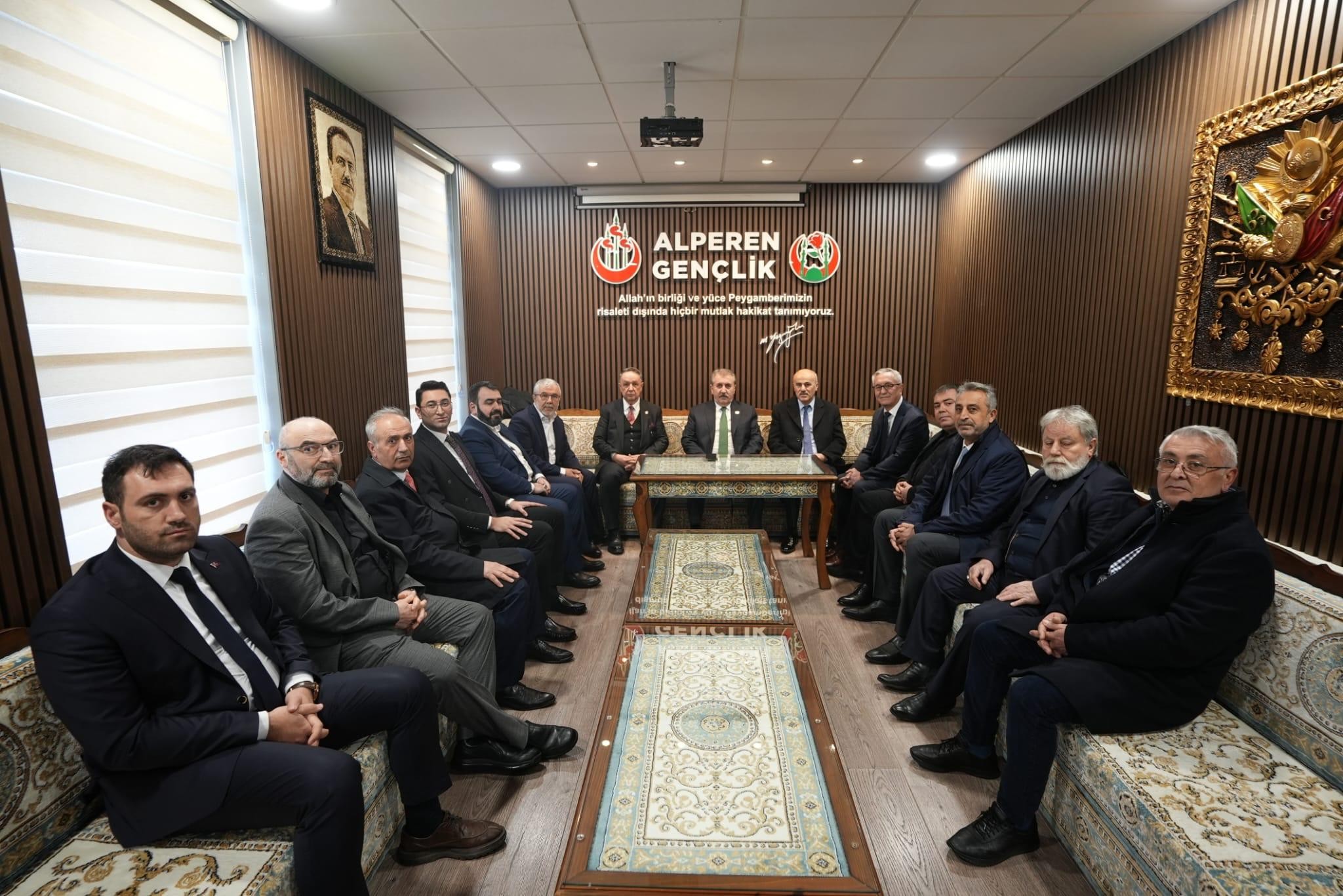 BBP Genel Başkanı Destici, Amsterdam'da partililerle bir araya geldi