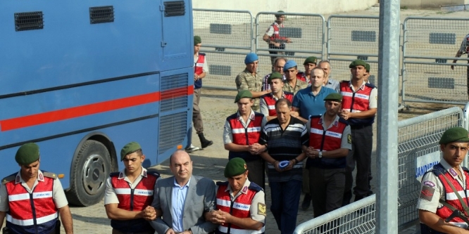 92 sanıklı FETÖ davasında avukatların reddi hakim talebine ret