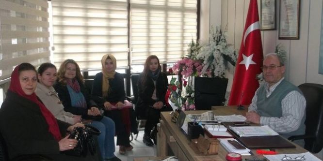 AK Partili kadınlardan esnaflara ziyaret