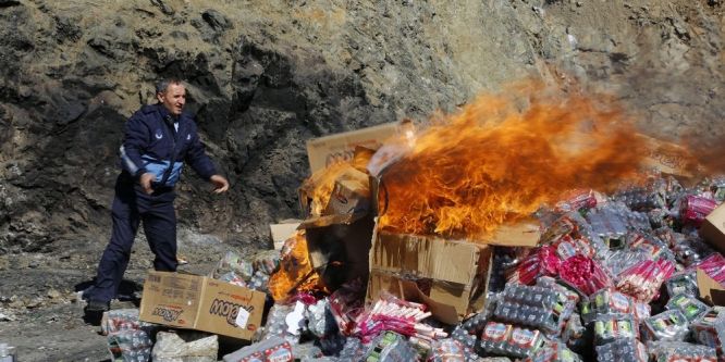Yüksekova’da tarihi geçmiş gıdalar imha edildi