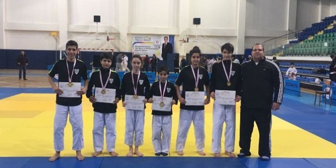 Büyükşehirin yıldızları yarı finale adını yazdırdı