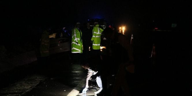 Otoyolda kamyonun çarptığı kişi hayatını kaybetti